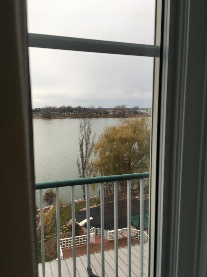 La Belle Aux Berges Bed & Breakfast Saint-Denis-sur-Richelieu Exterior photo