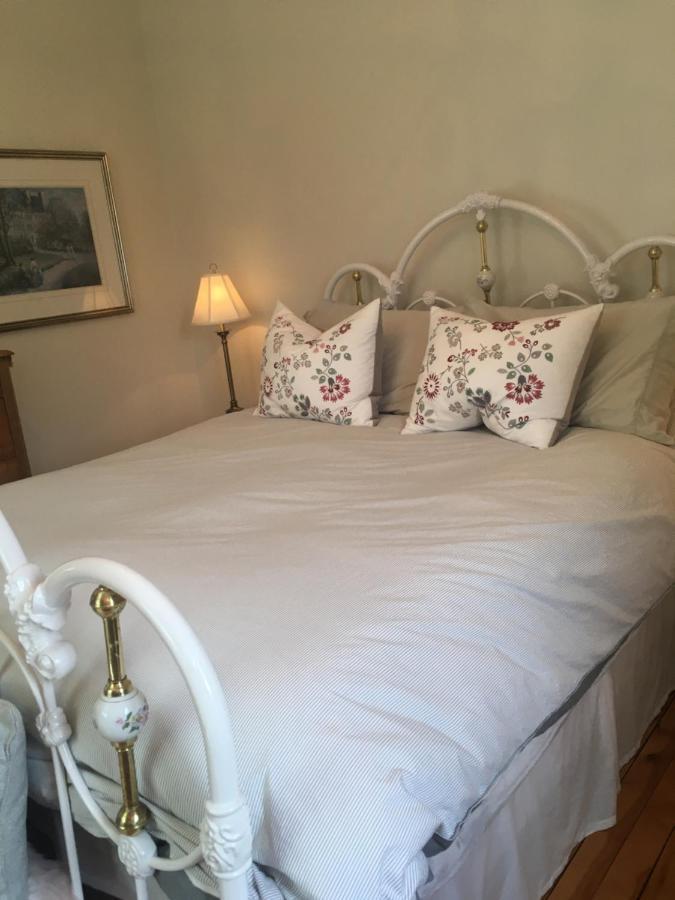 La Belle Aux Berges Bed & Breakfast Saint-Denis-sur-Richelieu Exterior photo