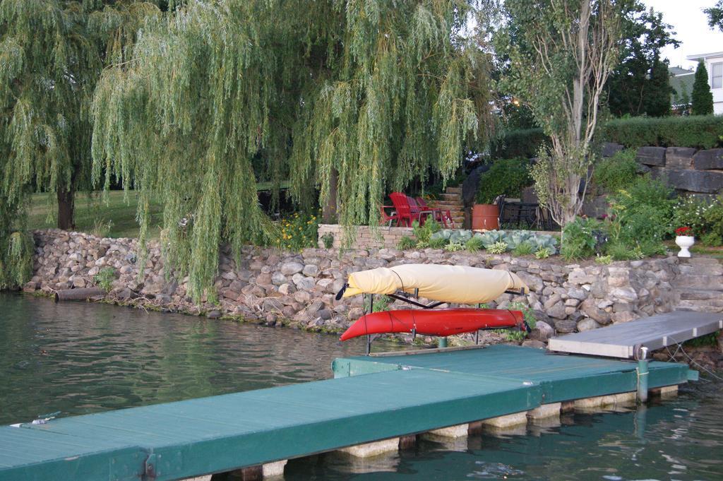 La Belle Aux Berges Bed & Breakfast Saint-Denis-sur-Richelieu Exterior photo