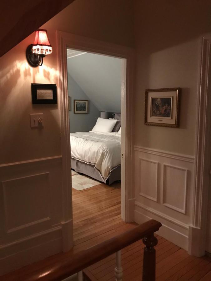 La Belle Aux Berges Bed & Breakfast Saint-Denis-sur-Richelieu Exterior photo